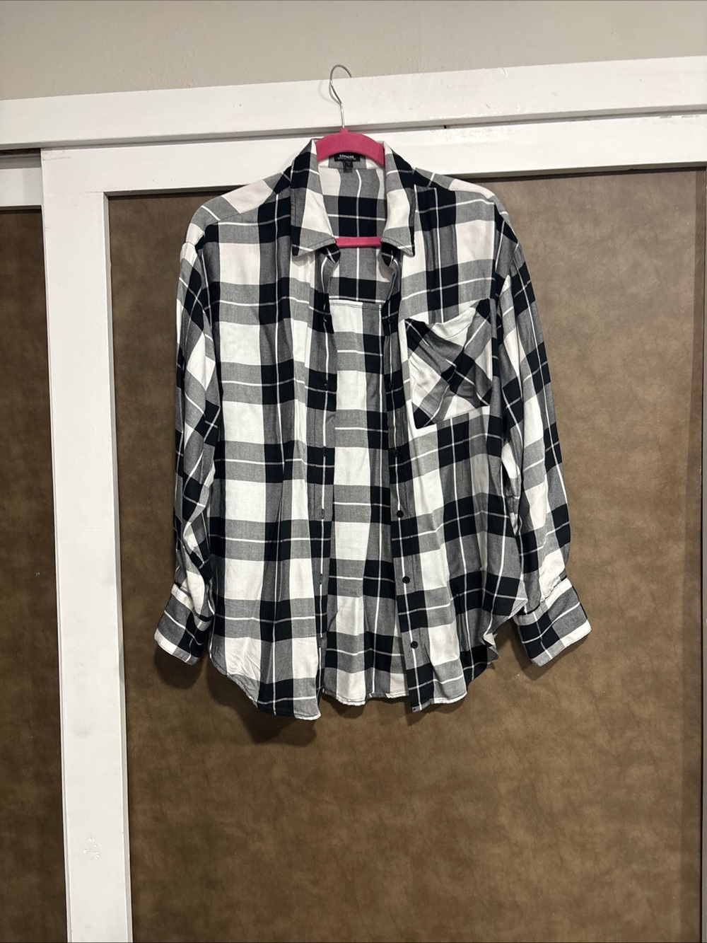 Women’s Express Boyfriend Black & White Plaid Button-Up Shirt